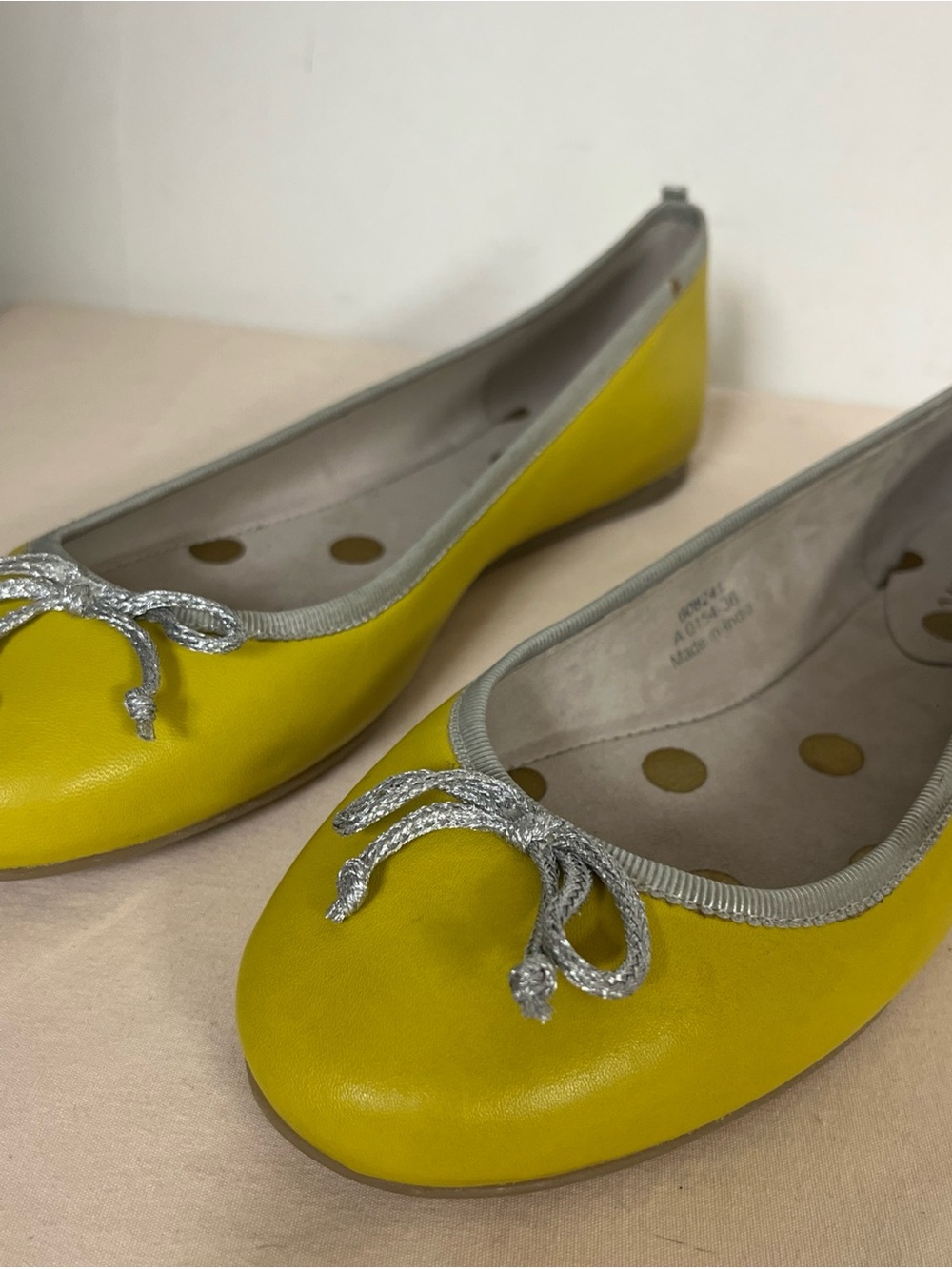 Boden Yellow Metallic Bow Round Toe Slip On Flats Leather 36 5.5 NEW